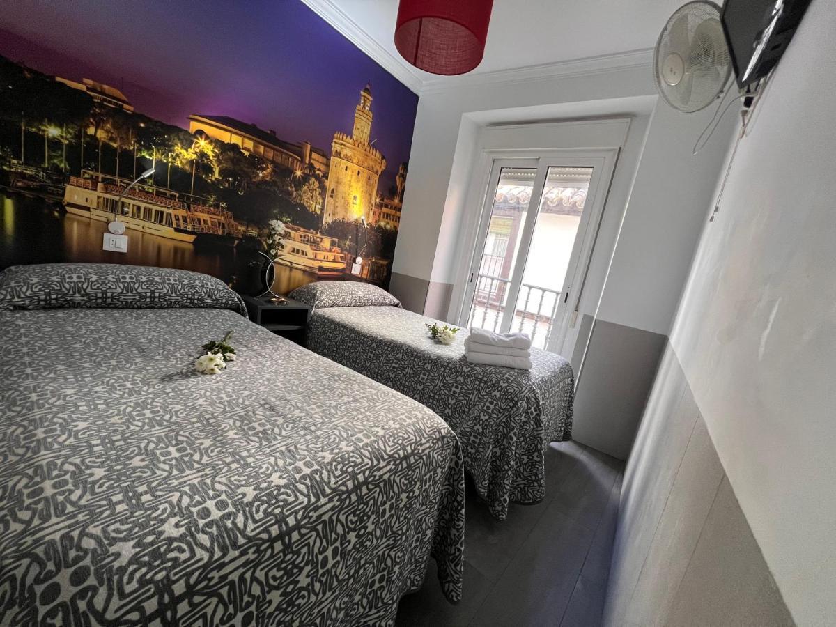 塞维利亚 帕科斯旅馆酒店 外观 照片 A room at the hotel