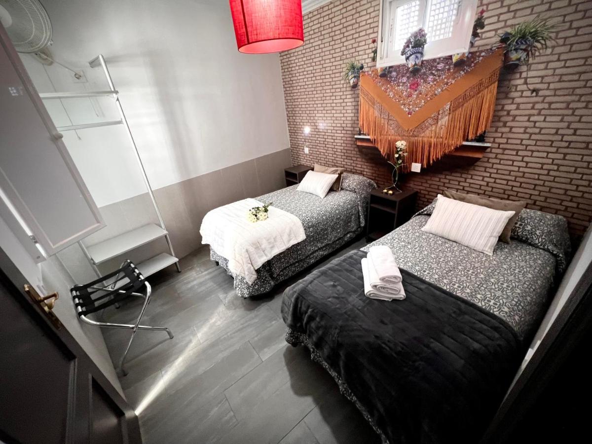 塞维利亚 帕科斯旅馆酒店 外观 照片 A room at the hotel