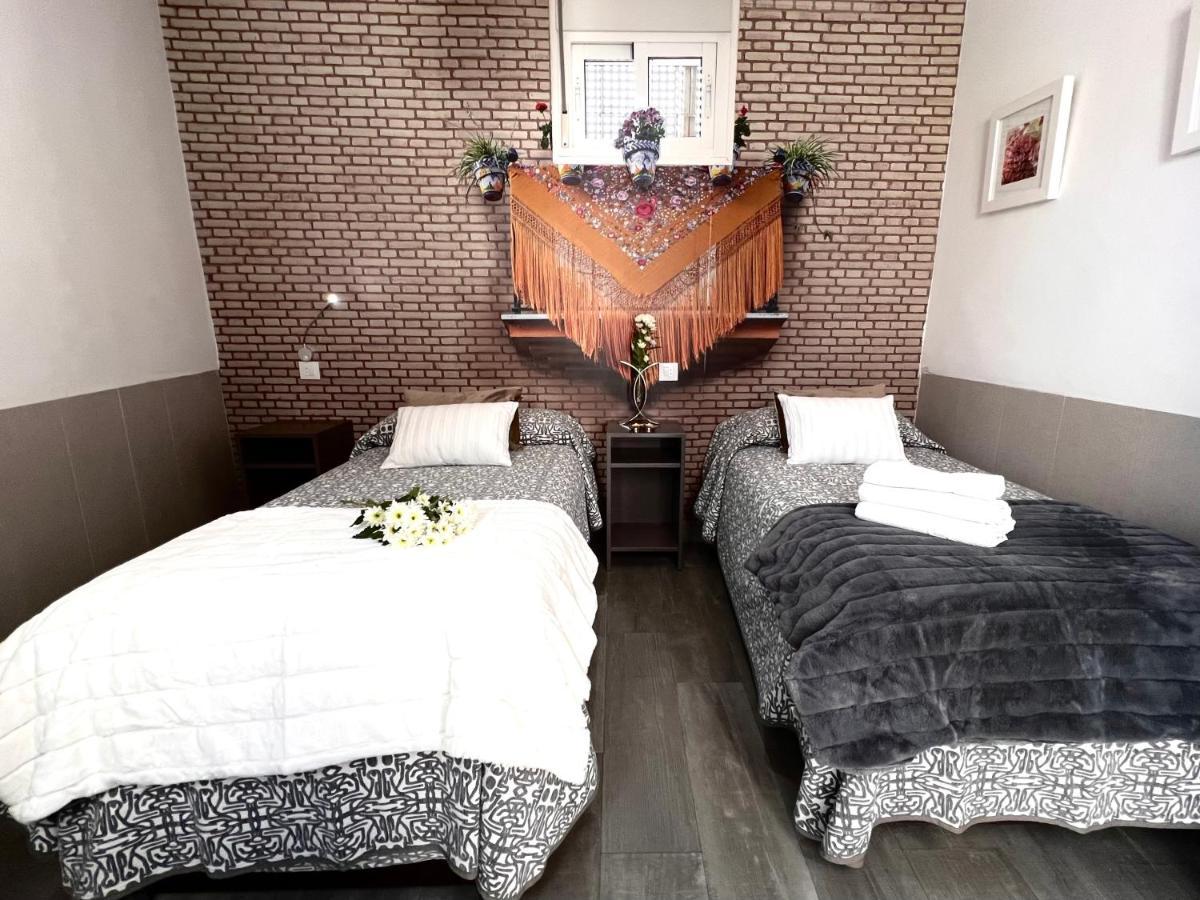 塞维利亚 帕科斯旅馆酒店 外观 照片 A room at the hotel
