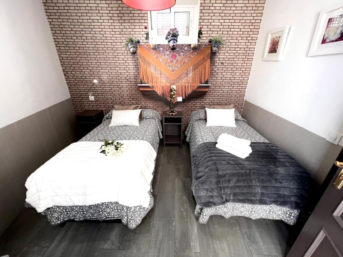 塞维利亚 帕科斯旅馆酒店 外观 照片 A room at a love hotel in Tokyo