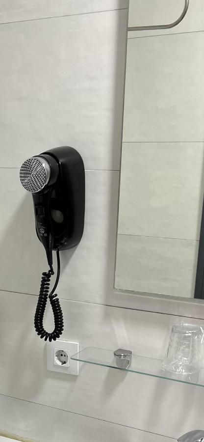塞维利亚 帕科斯旅馆酒店 外观 照片 A wall-mounted hair dryer
